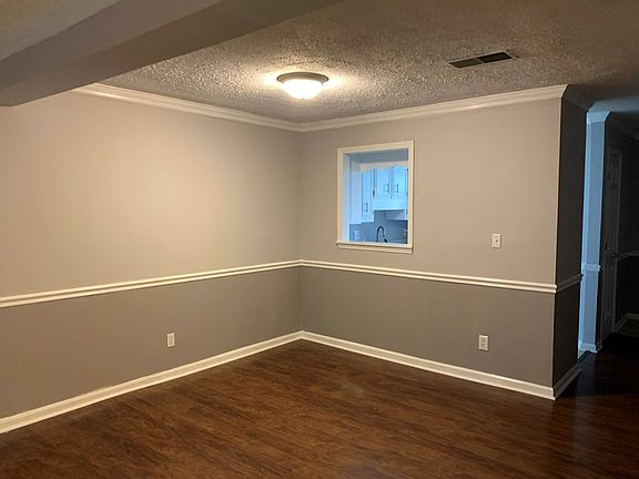 3rd image of 188 Hammond Place Cir