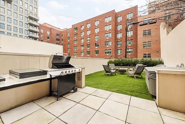 1st image of 563 Carroll St #1