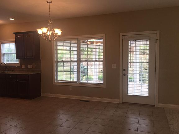 5th image of 3020 Blackford Pkwy