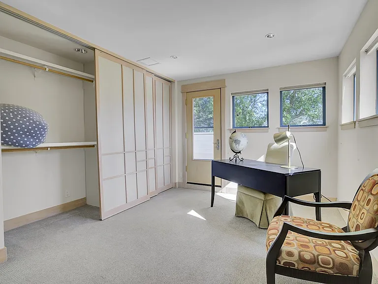 319 Tappan Ter — Photo 30