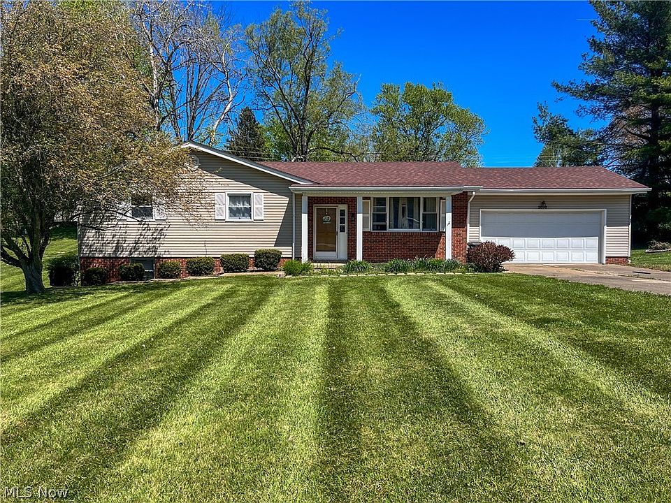 1st image of 2090 Lucille Dr NE