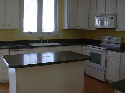 4th image of 2174 E Burcham Dr