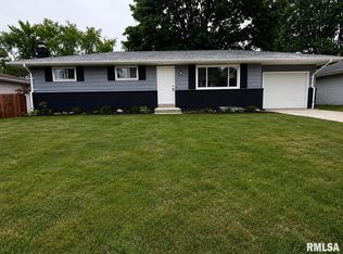 3202 W Birkshire Dr, Peoria, IL 61614