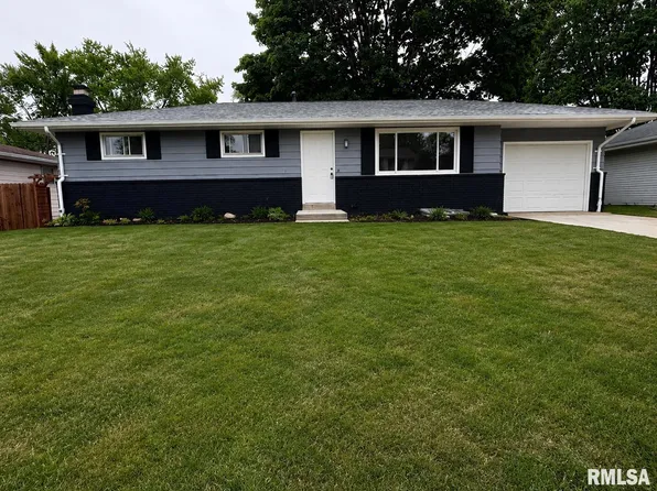 3202 W Birkshire Dr, Peoria, IL 61614