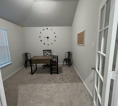 5th image of 2826 Hudson Dr
