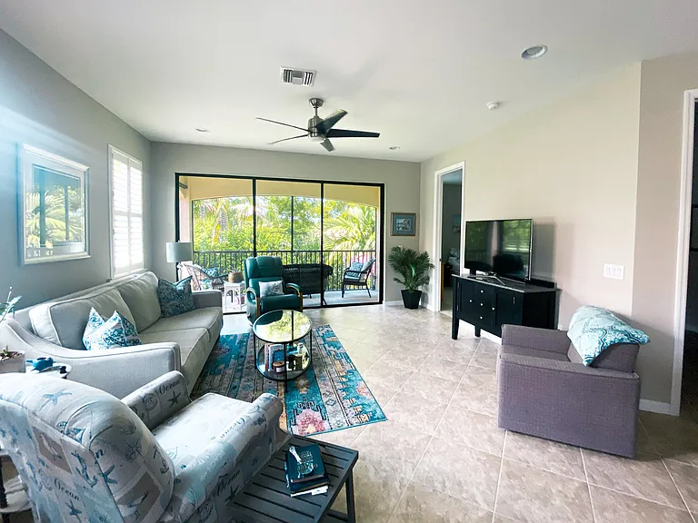 26115 Palace Ln — Photo 2