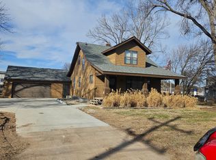 2508 Stagg Hill Rd, Manhattan, KS 66502