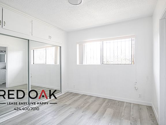 3rd image of 510 W 87th St #110