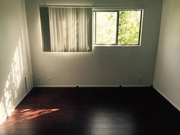4901 Laurel Canyon Blvd #2R — Photo 7