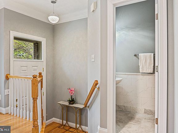 5th image of 2907 Oakton Crest Pl