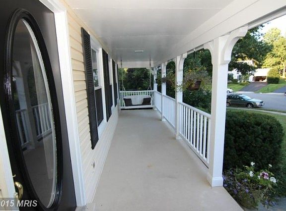 3rd image of 9680 S Run Oaks Dr
