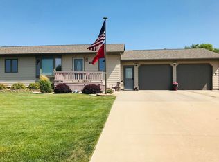 1535 S Frontier Dr, Huron, SD 57350