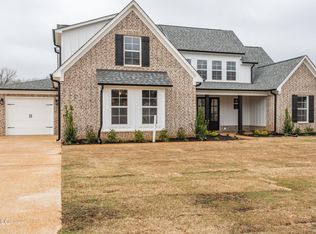 1453 Ashtons Ln, Hernando, MS 38632