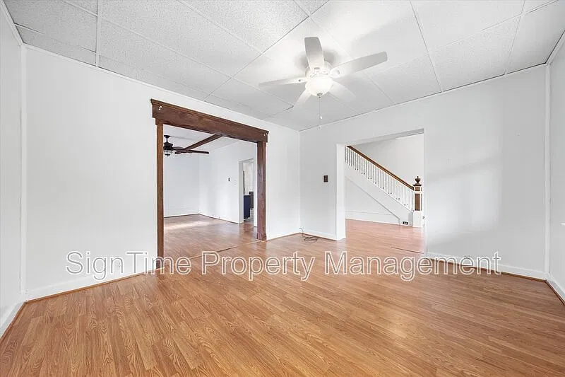 3 bed, 1.0 bath, 1600 sqft, $2,050 — Photo 4