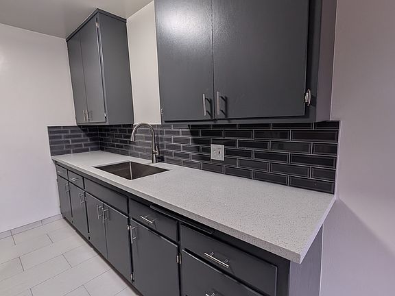2nd image of 200 N Cedar Ave APT 2