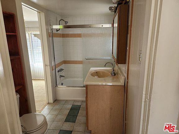 3rd image of 174 S Ardmore Ave