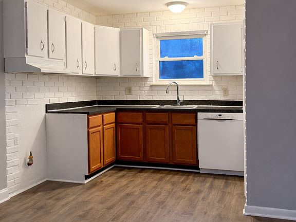 3rd image of 2105 Council Ave