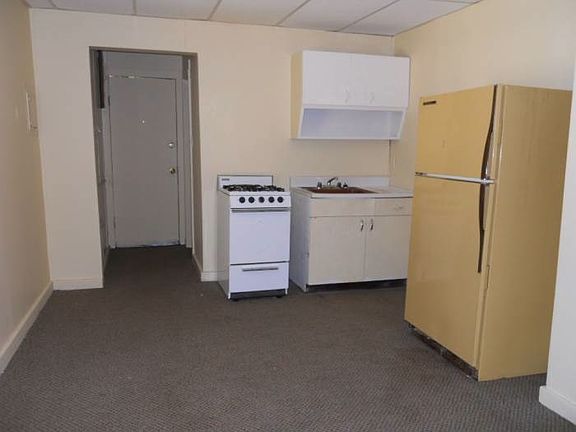 Living Room/Kitchen