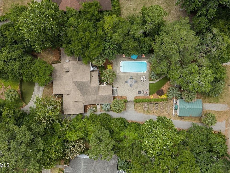 1st image of 864 Ribaut Road