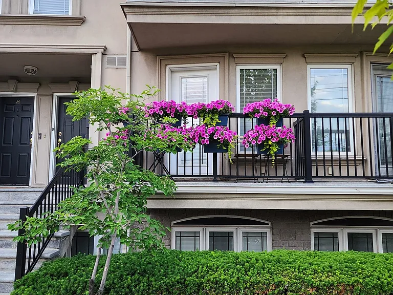 118 Finch Ave W #Townhouse 5 — Photo 4
