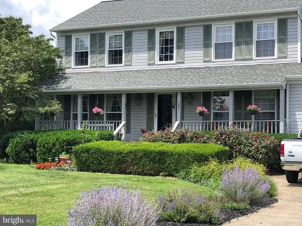 147 Chaz Ct, Charles Town, WV 25414