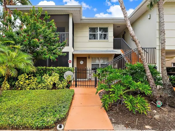 555 3rd St N APT 14, Saint Petersburg, FL 33701