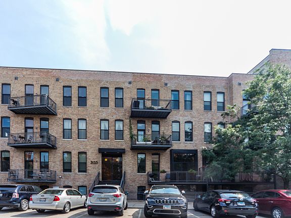 2nd image of 3133 N Lakewood Ave APT 3B