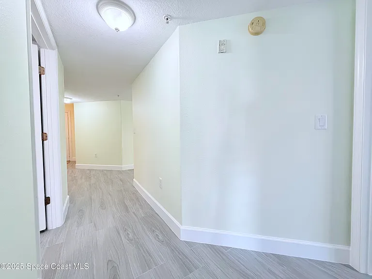 8922 Laguna Ln #201 — Photo 6