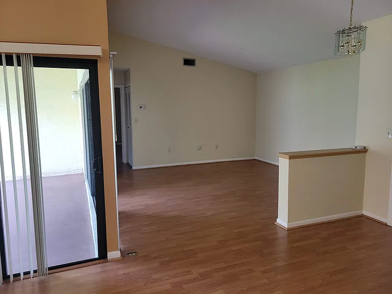5881 Chester Ln — Photo 9