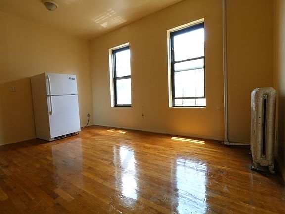 3rd image of 557 W 148th St APT 4A