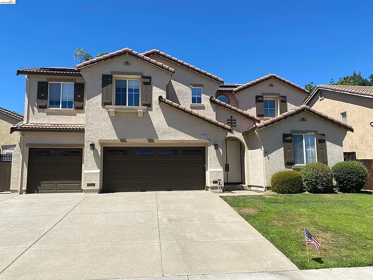 1417 Solana Dr — Photo 1
