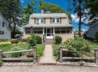 19 Pine Cir, Weymouth, MA 02190