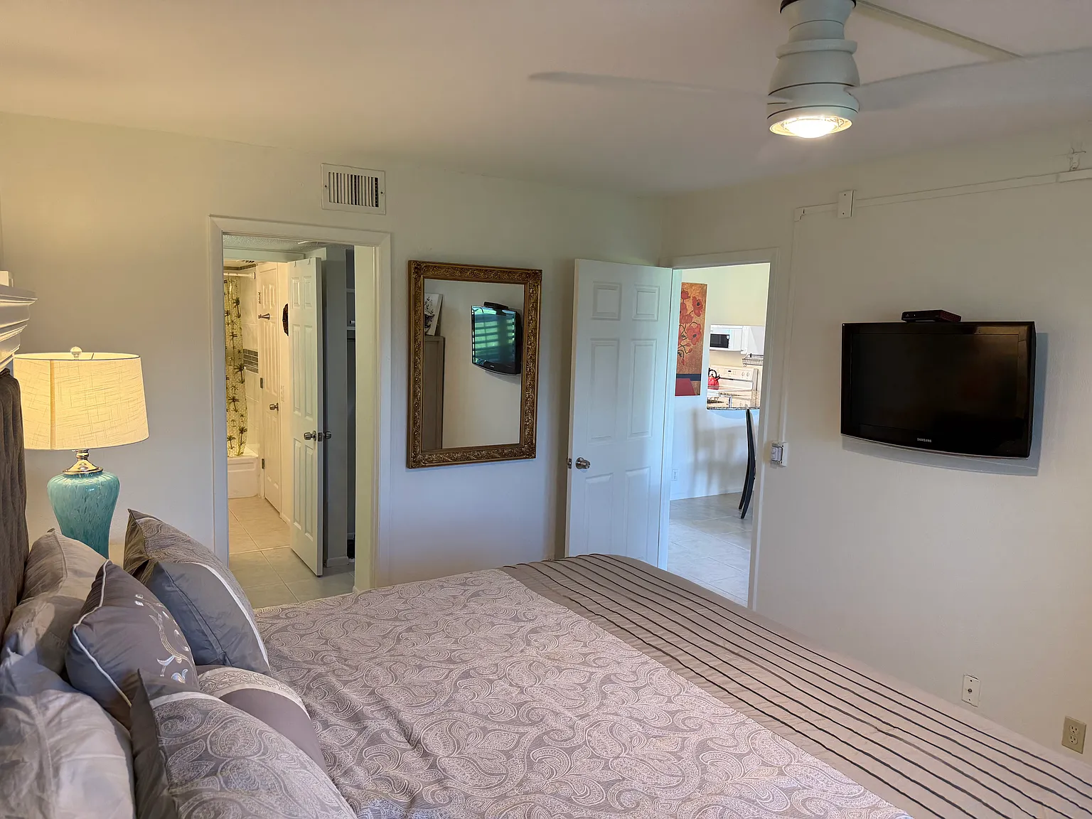 1724 Pine Valley Dr — Photo 2