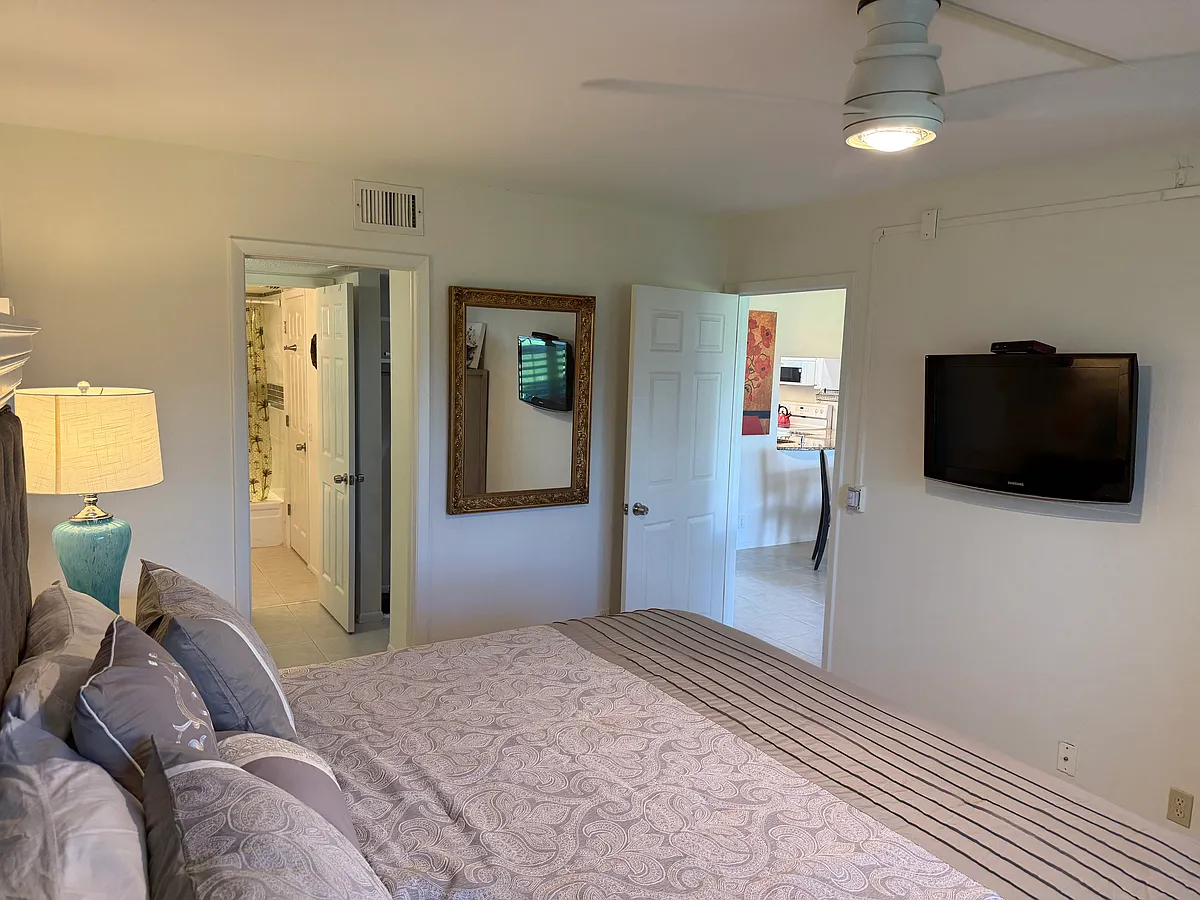 Building Photo - 1724 Pine Valley Dr #114