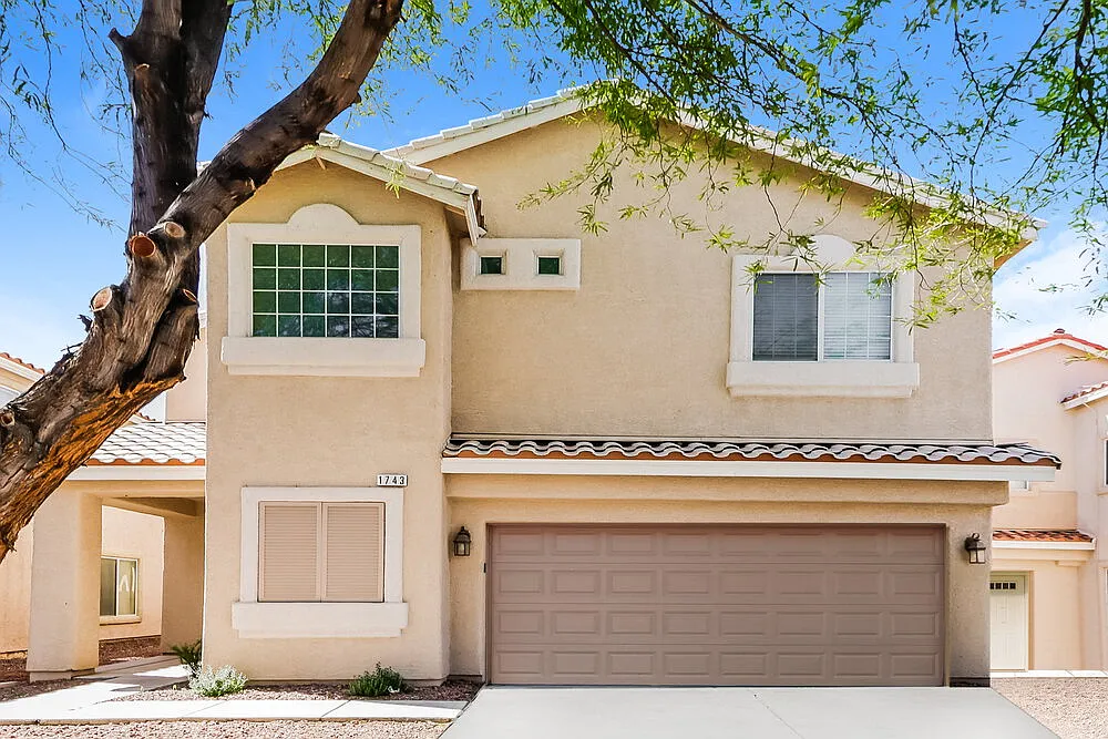 3 bed, 2.5 bath, 1866 sqft, $2,440 — Photo 1