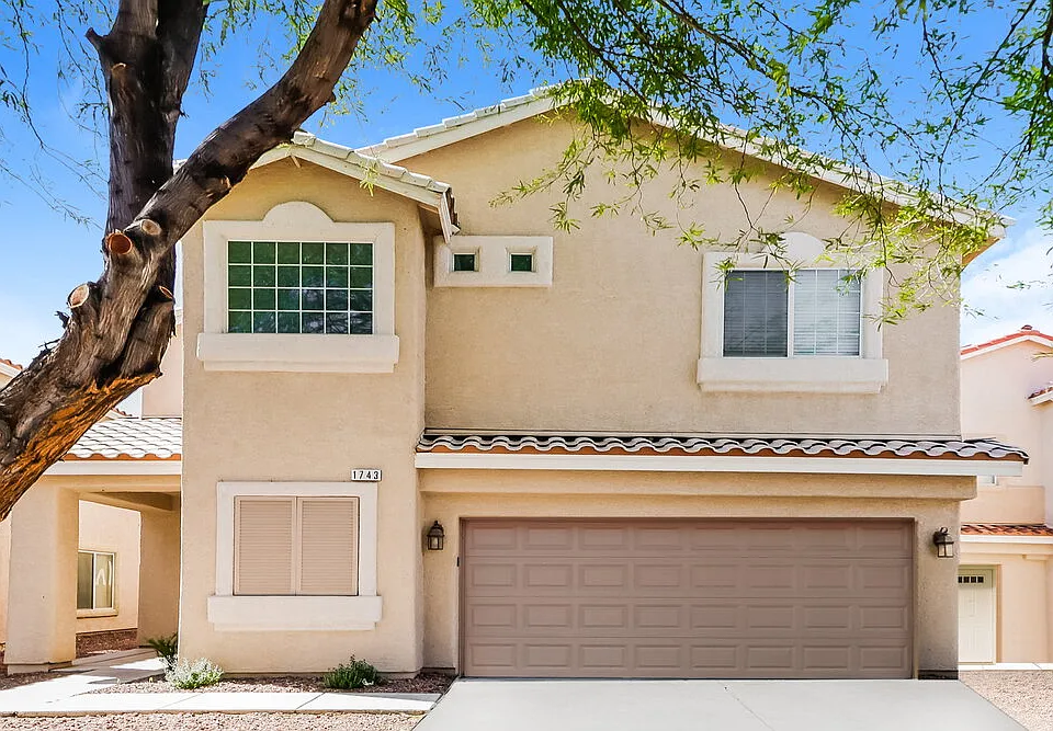 1743 Dark Wolf Ave