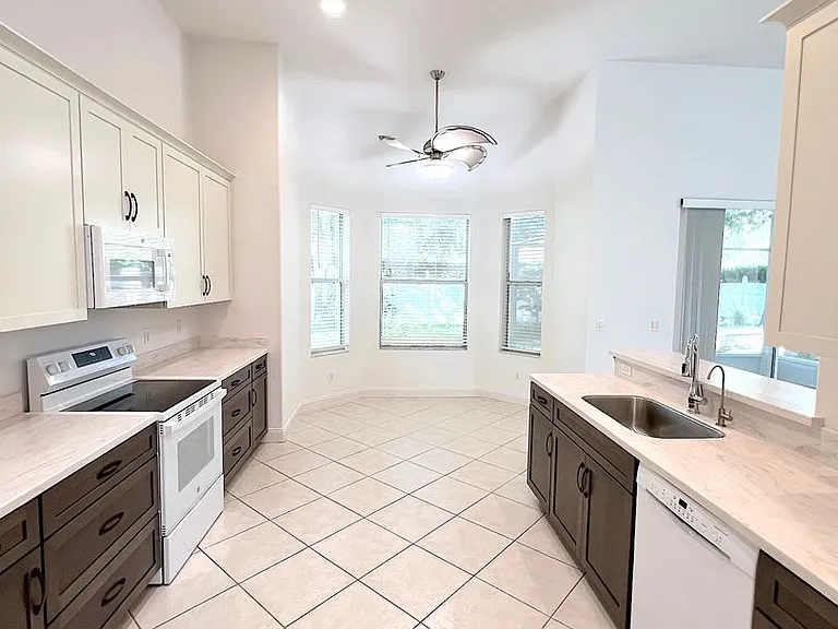 27 Empress Ln — Photo 18