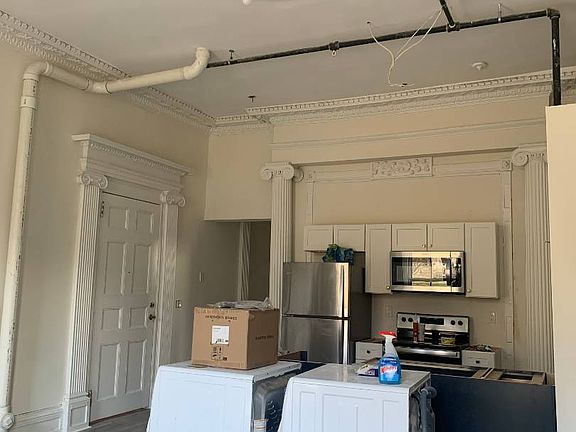 3rd image of 29 Elk St #3-floor 1