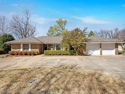 707 NW Heinzwood Cir, Lawton, OK, 73505
