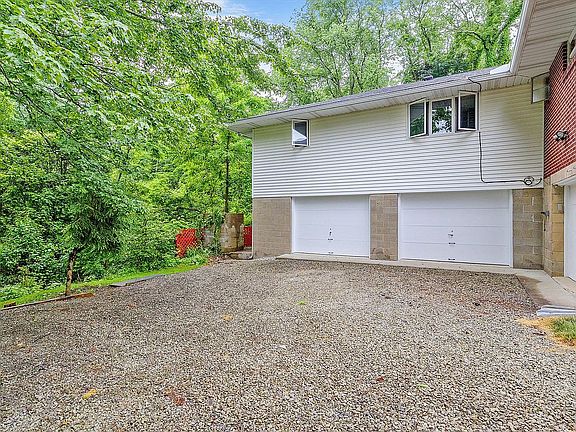 Double Car Garage 