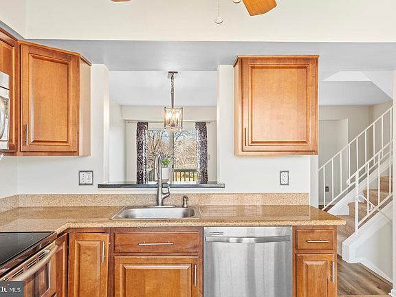 5th image of 1400 Cox Landing Ct