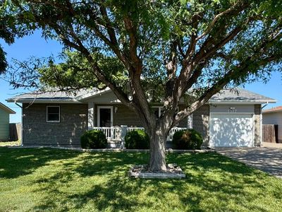 1317 Golden Belt Dr, Hays, KS, 67601