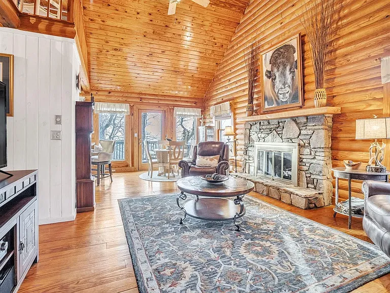 888 White Oak Mountain Rd — Photo 4