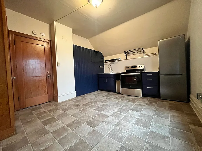 340 Jefferson St #203 — Photo 6