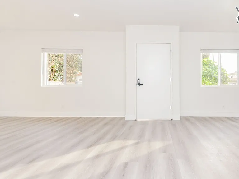 Pullman Lane Residences — Photo 7