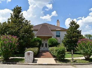 8006 N Circle Dr, Houston, TX 77071