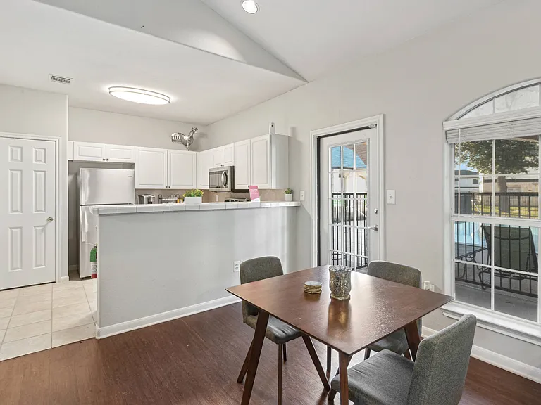Huntington Meadows — Photo 19