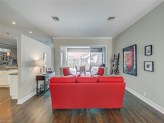 5th image of 1465 Argyle Dr