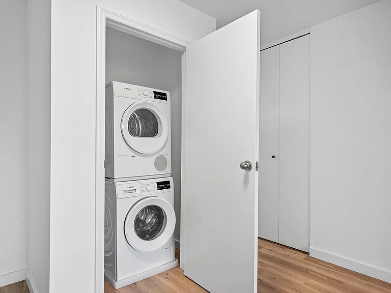 Modern In-Unit Washer & Dryer