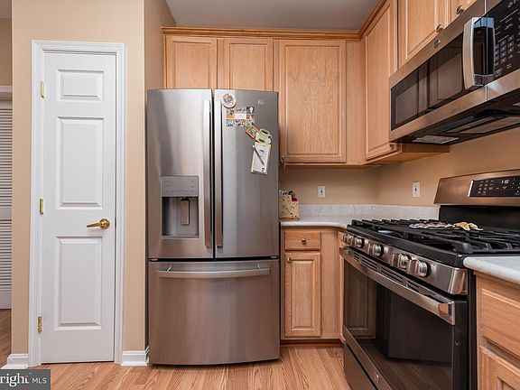 5th image of 411 Hamlet Club Dr Unit 102